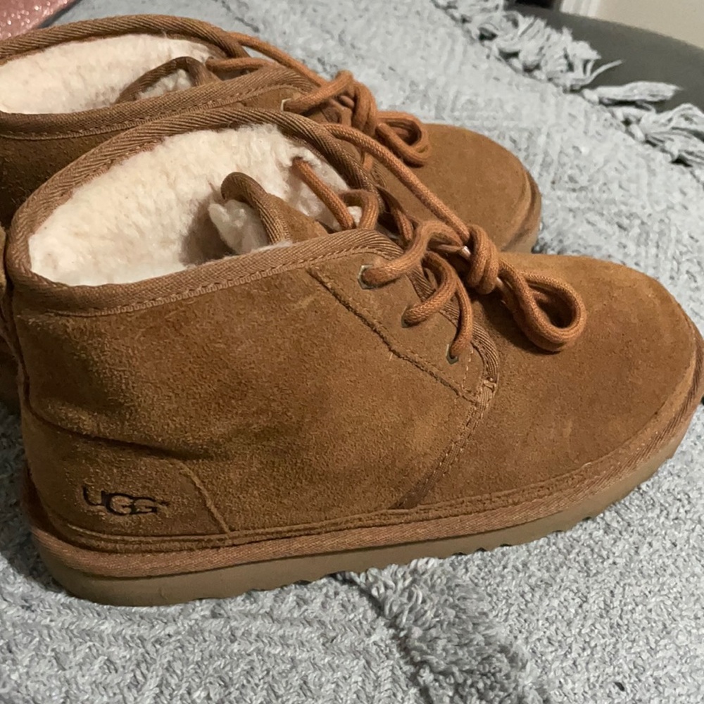 UGG Neumal Big Kid 5/ Women’s 7